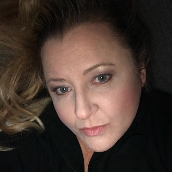 Meet your Posher, Niki - Picture 3 of 5